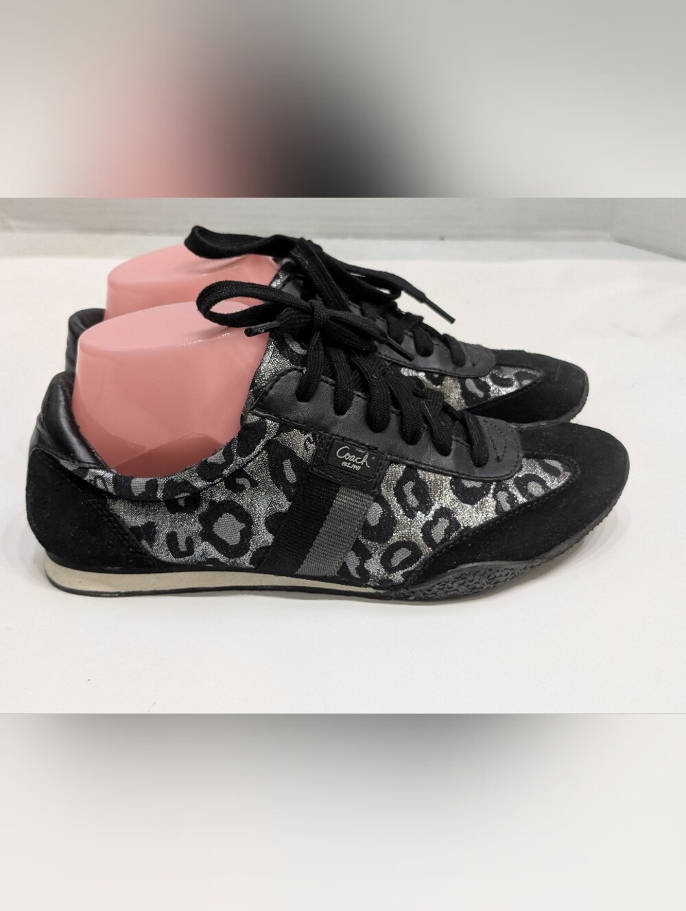 Coach Women's 7.5 Kinsley Sneakers Black Silver Low Top Lace Up Signature Logo